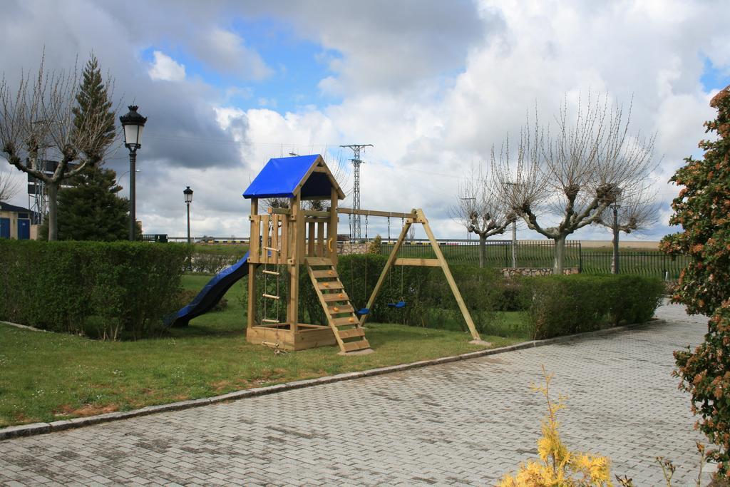 Mirasierra Santo Tomé del Puerto Exterior photo